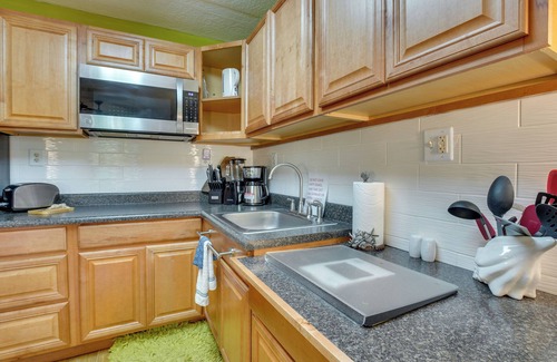 Historic Kailua Village Condo | Amazing, Close to Ironman Start: Kona Islander Inn