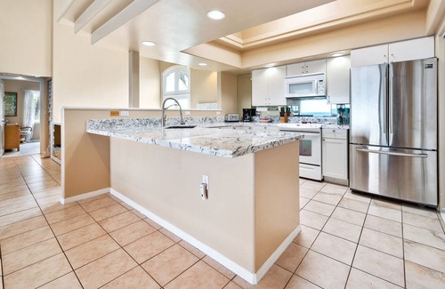 Kailua-Kona House | Amazing Oceanfront with Pool and Hot Tub. Surf and Swim Right out Front!