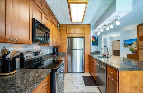 Kihei Condo | AUGUST 15% OFF 7nt stays Remodeled Kihei Oceanfront property AC, Gas BBQ & Pool