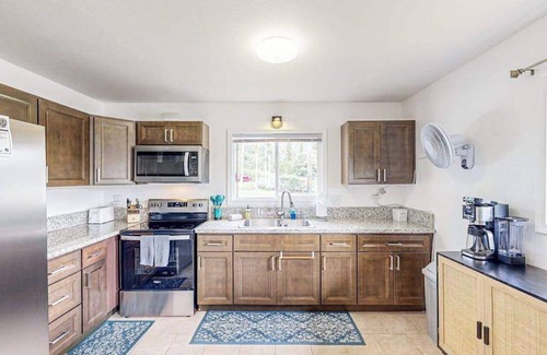 Kapoho House | August Special! Relaxing Dog-Friendly Pahoa Home Near Beaches with Shared Pool