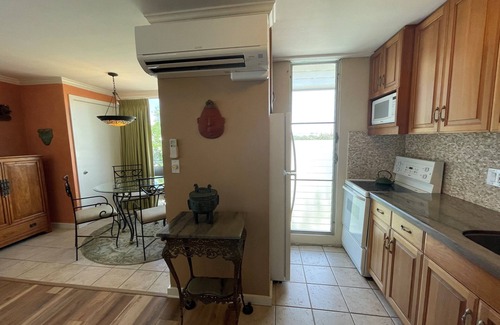Diamond Head - Kapahulu - St. Louis Apartment | Available Oct 1st Near Beach, Great Views, Pool, Splitpac AC, Parking, Fast Wifi