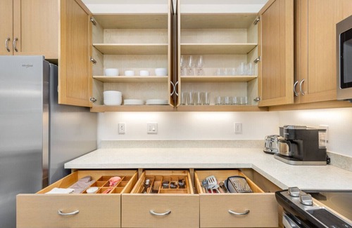 Makaha Valley House | Beach 5 Min|BBQ|Community Pool+Gym|Free Parking