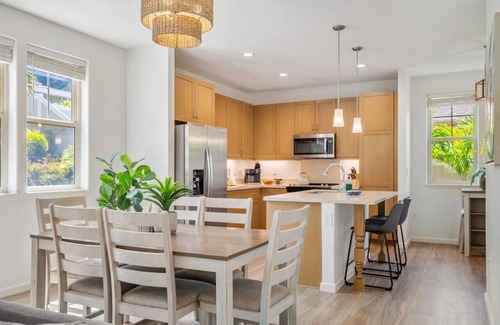 Makaha Valley House | Beach 6 Min|BBQ|Community Pool+Gym|Peaceful+Gated