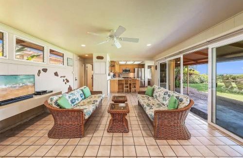 Kihei House | Beach front Honu Cottage