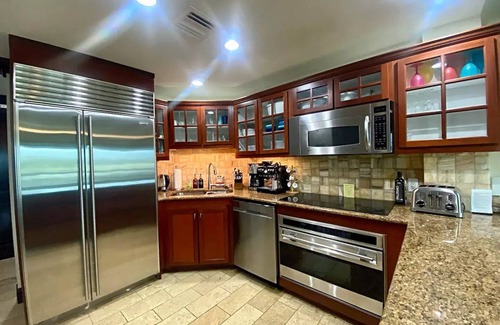 Wailua Resort | BEACH FRONT RESORT/SPA LARGE LUXURY GRAND SUITE! 2BED/3BATH/3BALCONY