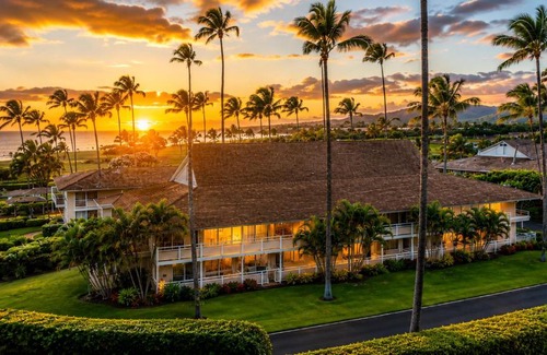 Wailua Apartment | Beachfront - AC - 2 min Walk to Beach - Renovated - 3 Pools