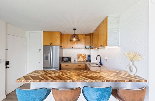 Punaluu Apartment | Beachfront Condo | 30 Day Min | Pool + A/C