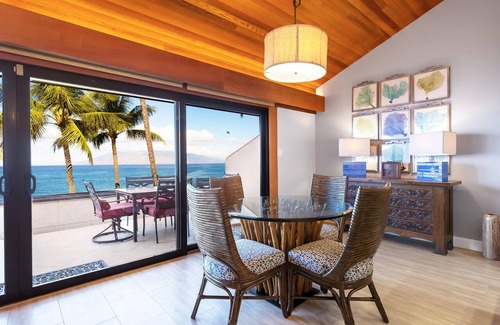 Wailea Condo | Beachfront Condo with Postcard Views - Makena Surf F306