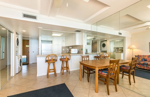 Makaha Condo | BEACHFRONT LEGAL PRINCESS CONDO-FREE PKG/WIFI-POOL, HOT TUB,TENNIS/PICKLE BALL 2