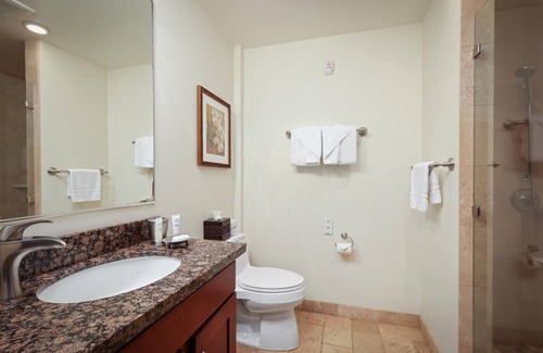 Wailua Apartment | Beachfront Resort Studio and Waipouli Beach Resort