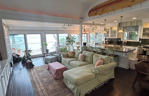 Hawaii Loa Ridge House | Beachfront South Shore Retreat with Stunning Ocean View Deck, Surf Near Waikiki
