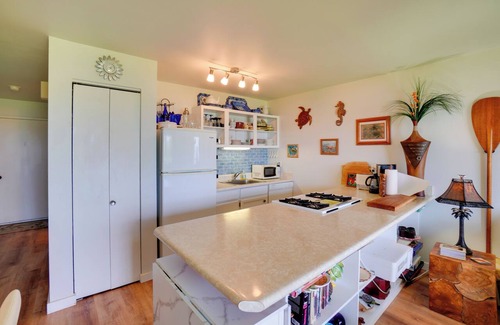 Kaunakakai Condo | Beachside Molokai Condo w/Lanai & Pool Access!