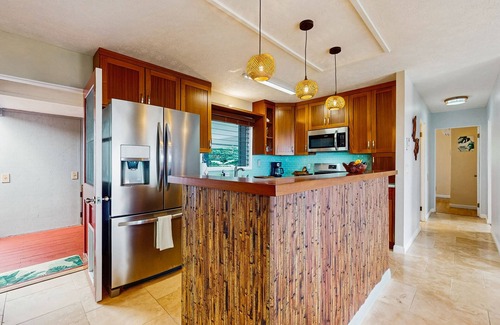 Kailua-Kona House | Beautiful home with separate ohana, ocean views, lanais, private gazebo, firepit