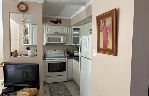 Kihei Condo | Beautiful Quiet Unit Steps From Maui's Finest beaches