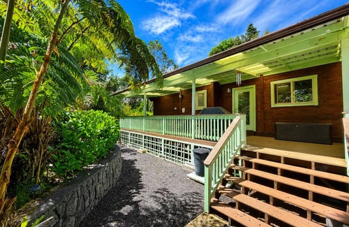 Volcano House | Beautiful Volcano Getaway With Hot Tub Near National Park