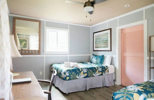 Kapoho Hotel | Botanical Twin Suite: Overlooking the Private Gardens