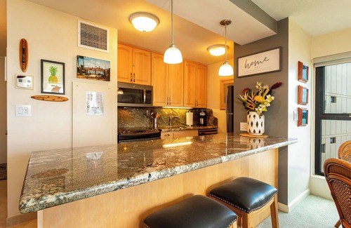 Kihei Condo | Breathtaking Pool & Ocean Views! - Updated Corner Unit -Sugar Beach #412