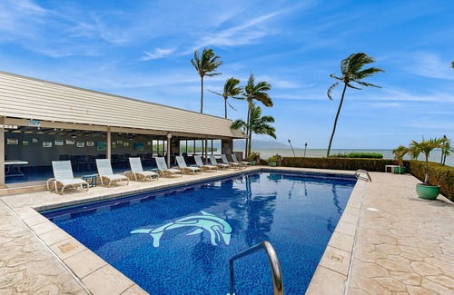 Ualapue Condo | Charming 1st floor oceanfront condo with shared pool, tennis courts & W/D