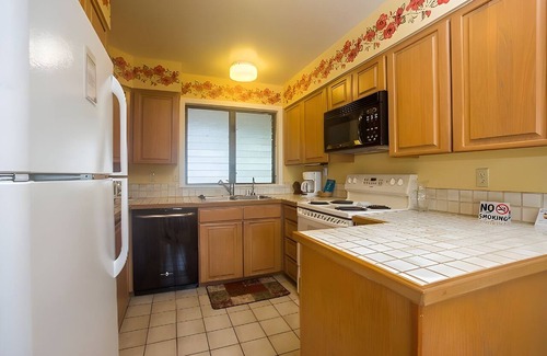 Wailua Condo | Charming 4BR for 12 at Lae Nani Kapaa!