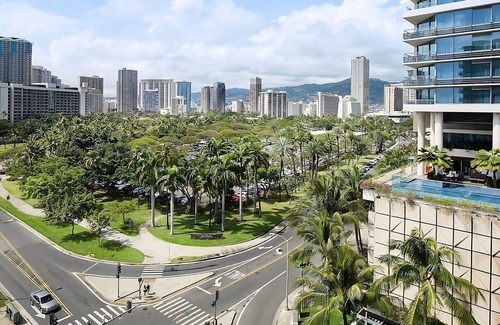 Waikiki Apartment | Charming Tropical Getaway with Outdoor Pool! Steps to Waikiki Beach!