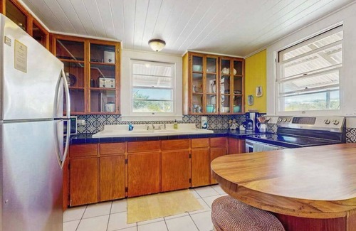 Papaikou House | Classic Country Home Near Hilo with Room to Roam