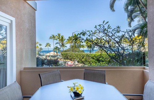 Kahaluu Bay House | CoCo Surf & Swim: 3BR Condo, Pool & Spa, Sunsets