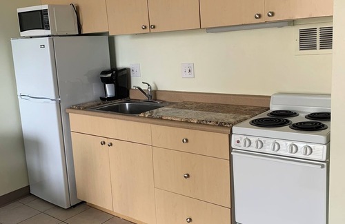 Waikiki Apartment | Comfy studio, King bed, kitchen & parking included with stay