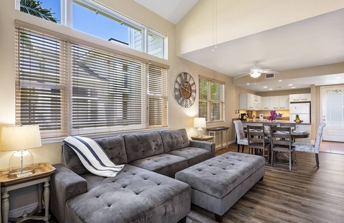 Kahaluu Bay House | 🏖️Concierge Included | Ocean View | Walk to Beach! | Cental AC