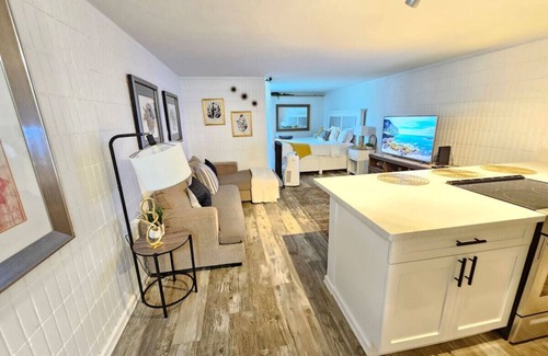 Punaluu Condo | Condo Steps to Beach with A/C