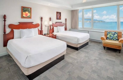 Kahului Hotel | Convenient Stay | Prime Location | Oceanfront Room + Outdoor Pool Access