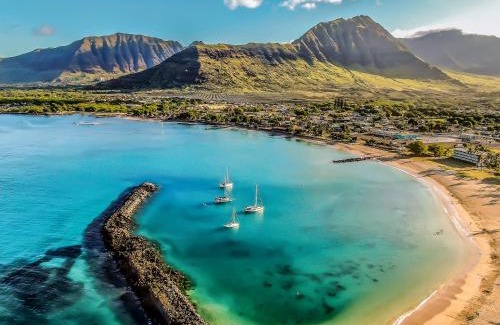 Makaha Valley House | Cottage Nene - Mountains, Beaches, Tropical Garden, Pool & Gym