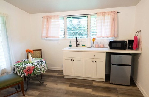 Waiohinu Hotel | Cozy Kitchenette for Your Island Stay in Historic Naalehu Hotel