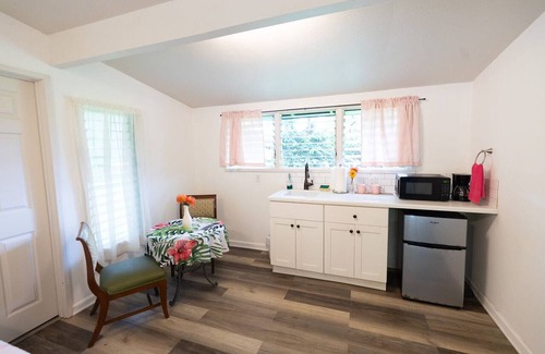 Waiohinu Hotel | Cozy Kitchenette for Your Island Stay in Historic Naalehu Hotel