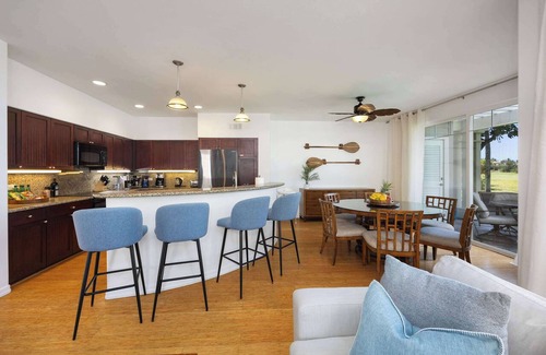 Waikoloa House | Desirable Villa Walk 2 beach Light & Bright Heated Pool