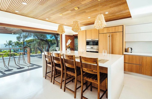 Kahala House | Diamond Head Tranquility: 4BR Ocean View Home