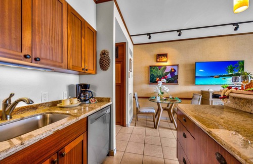 Historic Lahaina Front Street Condo | Direct Oceanfront Studio with Lanai & Sunset Views - Lahaina Shores 631