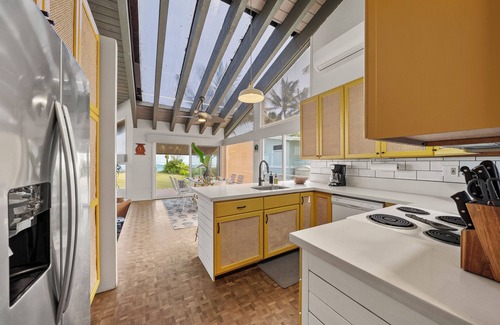 Laie House | Dolphin House by Gather - Oahu North Shore Beachfront Home for Extended Stays