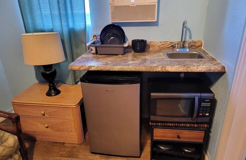 Wailuku Apartment | Downtown Wailuku Sleeps 3 + Kitchenette