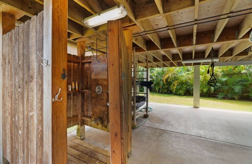 Hanalei House | Easy walk to beach and shops/AC/cul-de-sac
