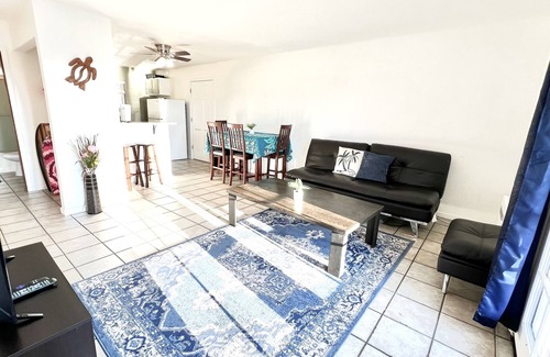 Historic Kailua Village Apartment | Entire 3bedrooms Apt. w/Balcony & Ocean Sunset View, Great Location