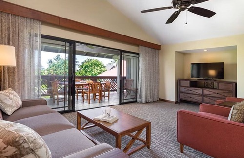 Kailua-Kona Resort | Escape to Wyndham Kona Hawaiian: Island Vibes, Spacious Villas & Beach Bliss