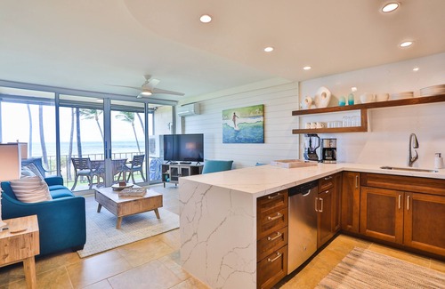 Kihei Condo | Exceptionally Remodeled Oceanfront, Sunsets, A/C, King bed Hale Kai O Kihei