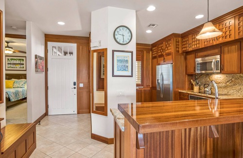 Waikoloa Condo | Experience luxury at Hale Okakopa, a 2-bedroom condo in beautiful Waikoloa.