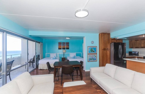 Waikiki Condo | Experience luxury at Ilikai Tower - in the heart of Waikiki with stunning lagoon views.