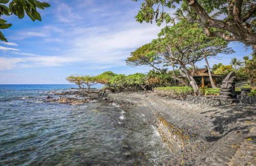 Kahaluu-Keauhou House | Experience luxury at Hale Alii Honu Kai in Kailua Kona—3BR, pool, and space for 9.