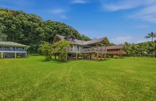 Kilauea House | Fabulous 3-bedroom house in enchanting Anini for your getaway