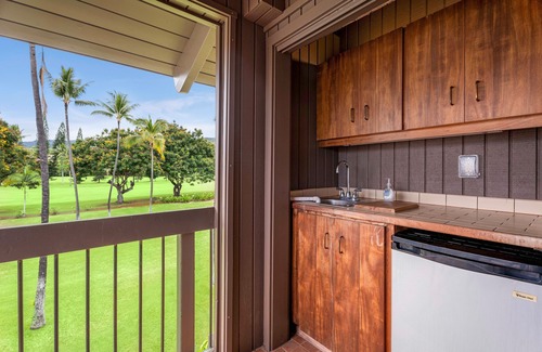 Kahaluu-Keauhou Condo | 🏖️Fairway & Ocean Views | Updated Top Floor | AC