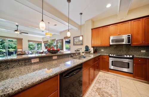 Kamuela House | Fairways at Mauna Lani | Luxury Resort Villa with Central AC