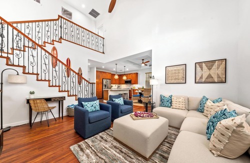 Kamuela House | *Fairways Mauna Lani #1606 - Luxurious 2-Bedroom Retreat: 2 King beds, Remodele