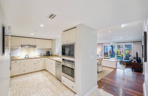 Kahuku Villa | FALL REDUCED! Villa 106 Ocean View Turtle Bay